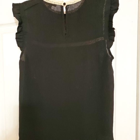 Detailed Blouse - Picture 2 of 3